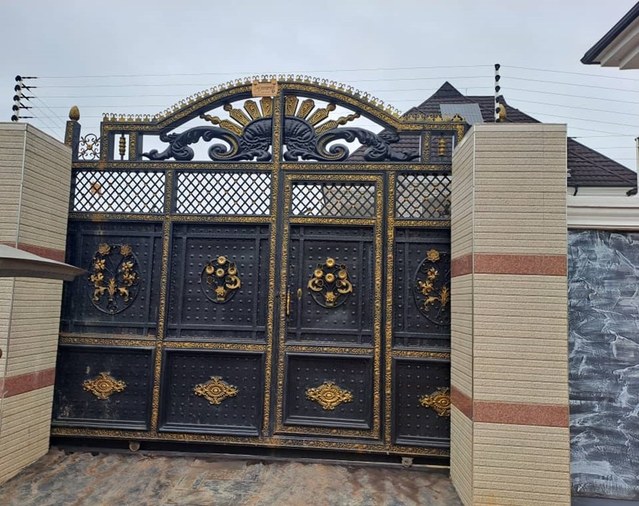 gate three